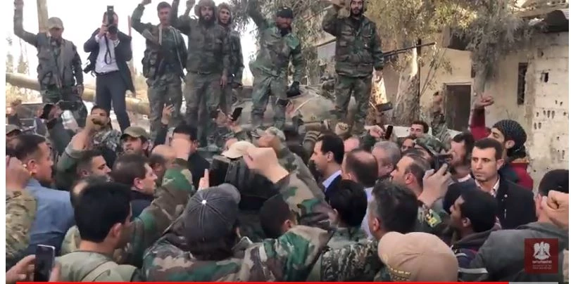 Assad στη Ghouta στους στρατιώτες: Δίνετε την παγκόσμια μάχη κατά της τρομοκρατίας – Δεν πολεμάτε μόνο για τη Συρία (βίντεο)